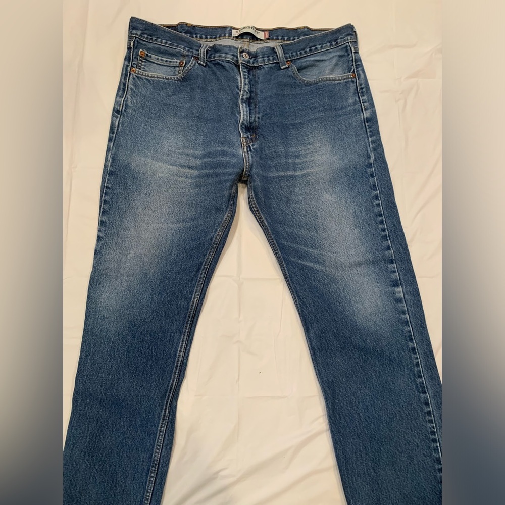 Levi's 505 Straight Fit Men's Heavy Denim Med Wash Jeans 40x30 - Picture 2 of 9
